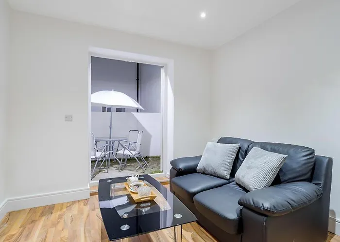 City Sparrow Apartment Pad -1
